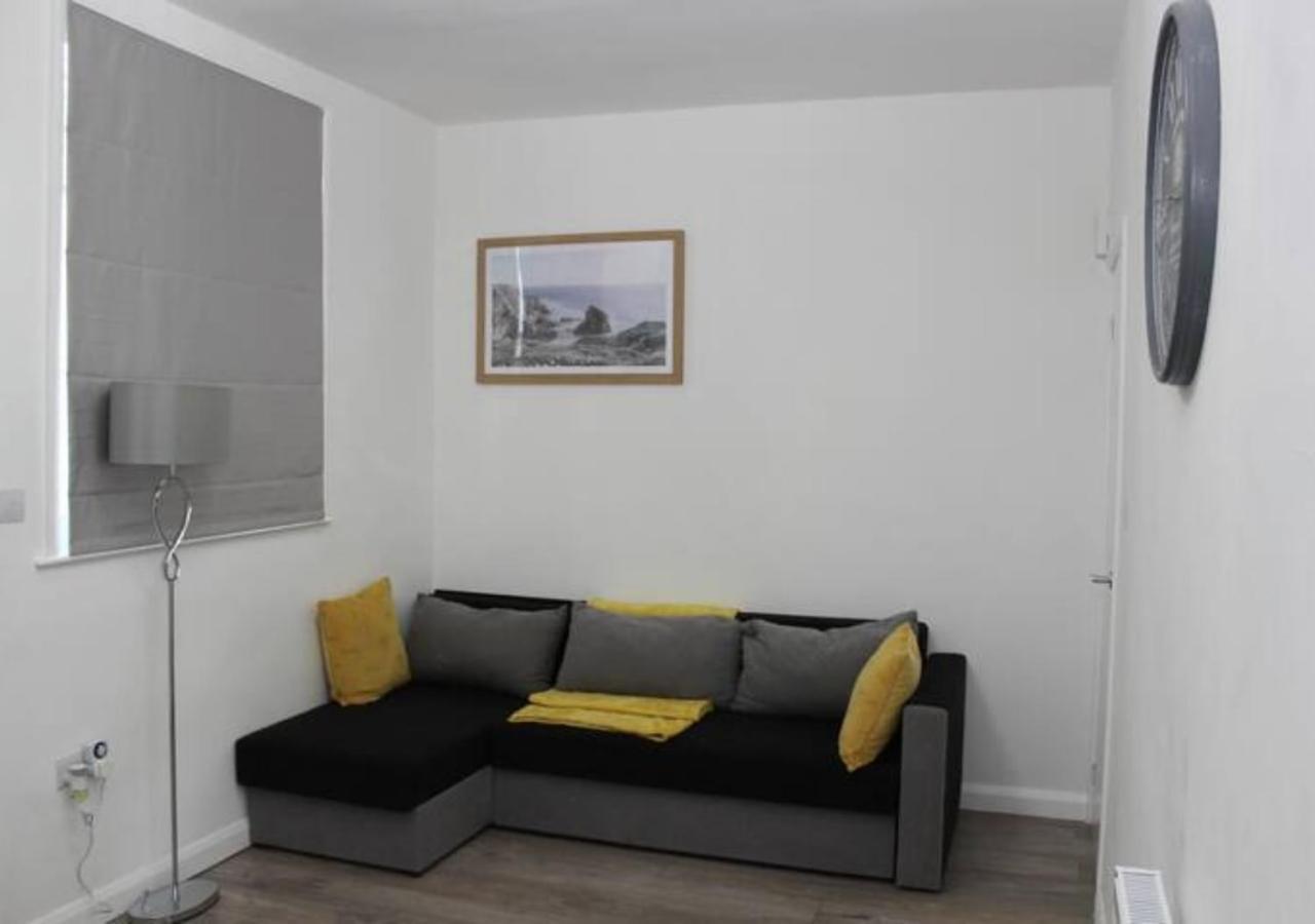 Newly Refurbished 3 Bed 2.5 Bath House In Holiday home *