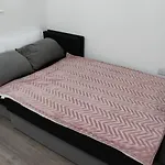 Newly Refurbished 3 Bed 2.5 Bath House In Staines